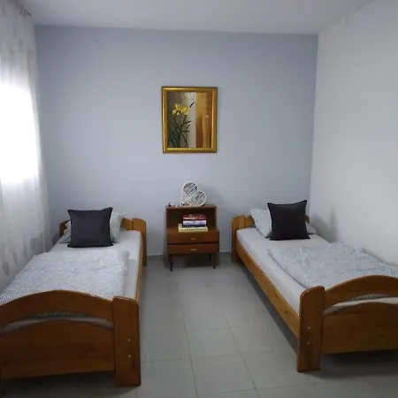 Apartment Loznica, Venera *